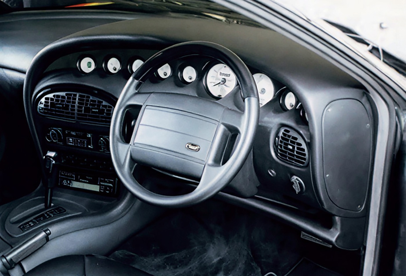 Aston Martin AM4