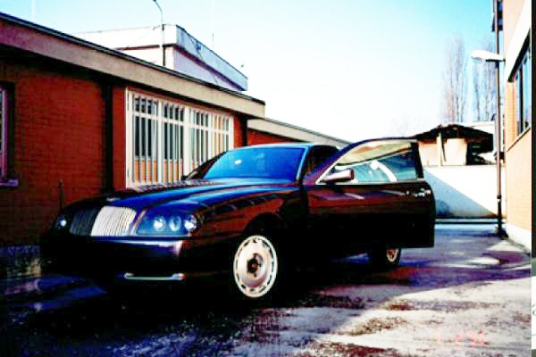 Bentley B2