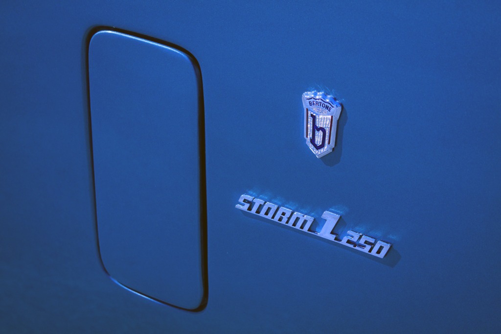 Dodge Storm Z-250 Zeder