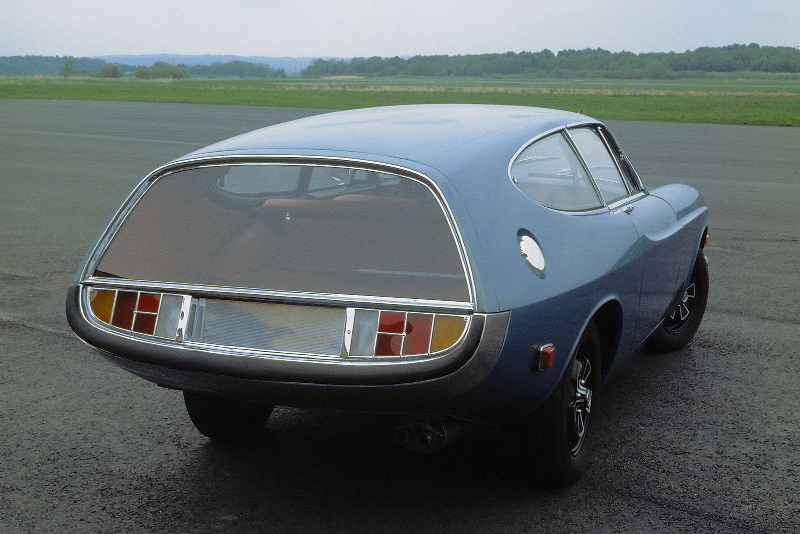 Volvo P1800 ES Rocket