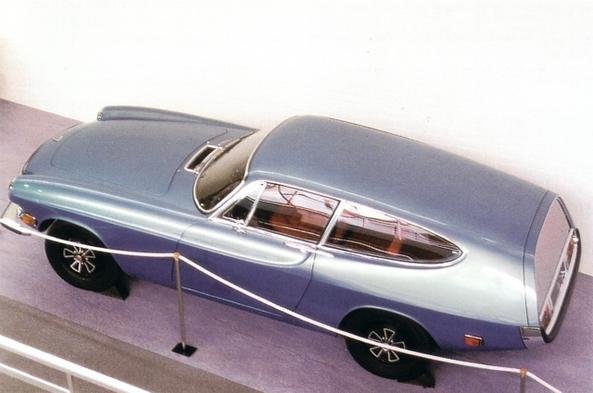 Volvo P1800 ES Rocket