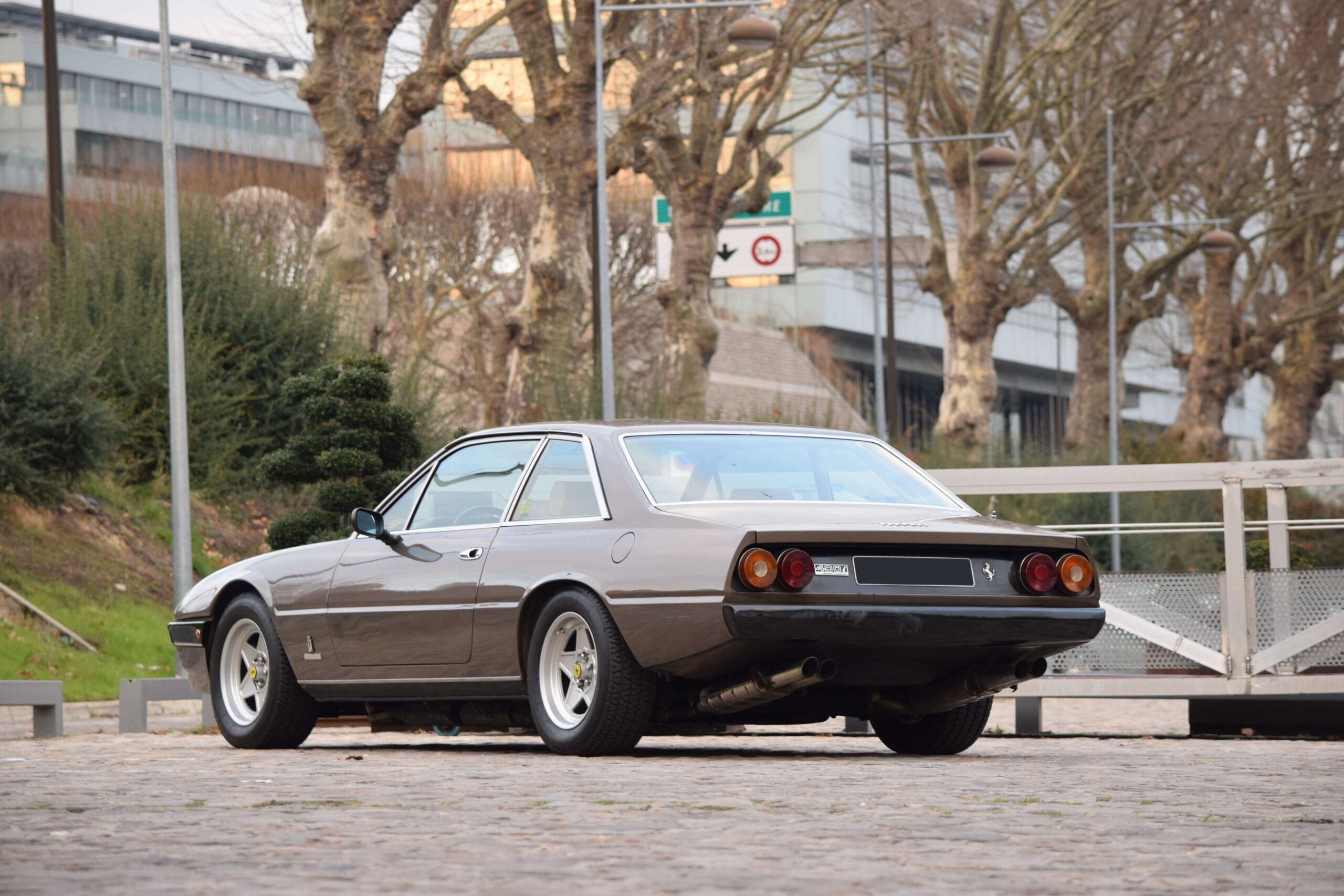Ferrari 400