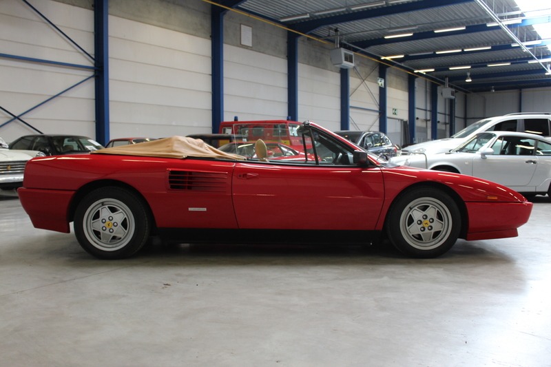 Ferrari Mondial Cabriolet