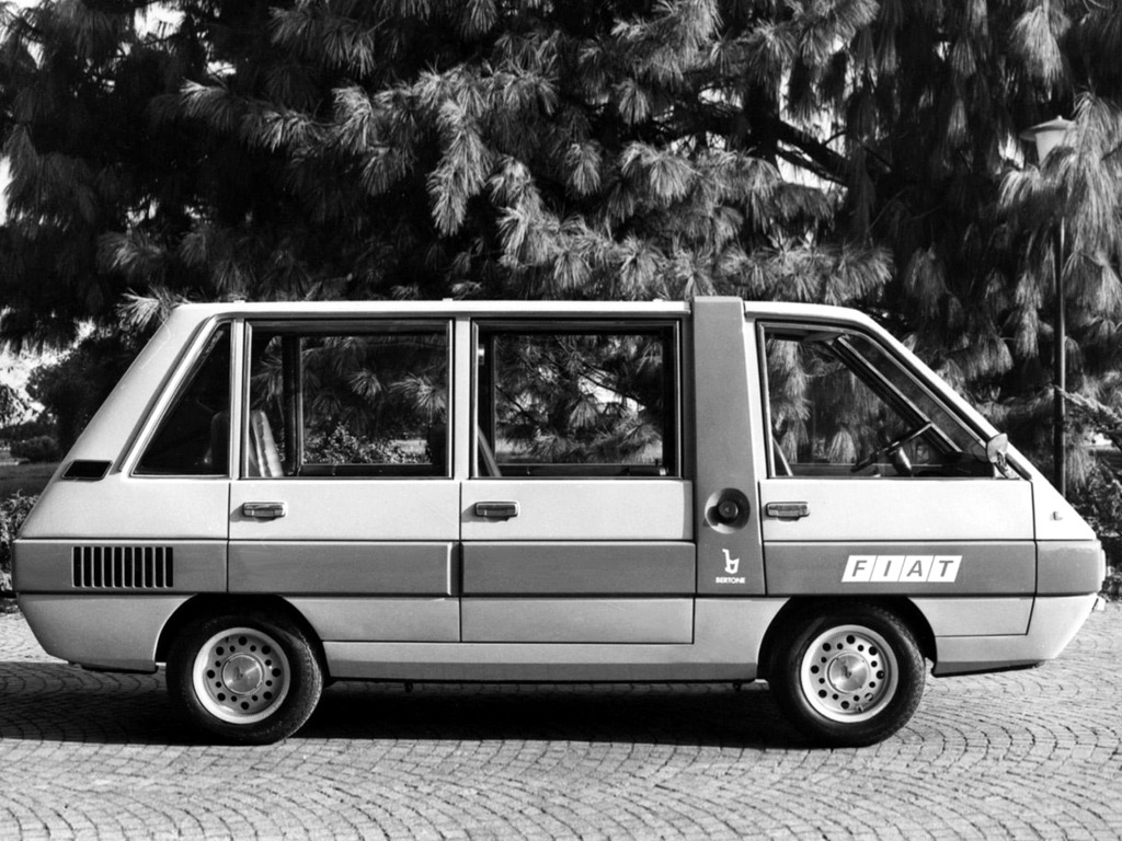 Fiat 850 Visitors Bus