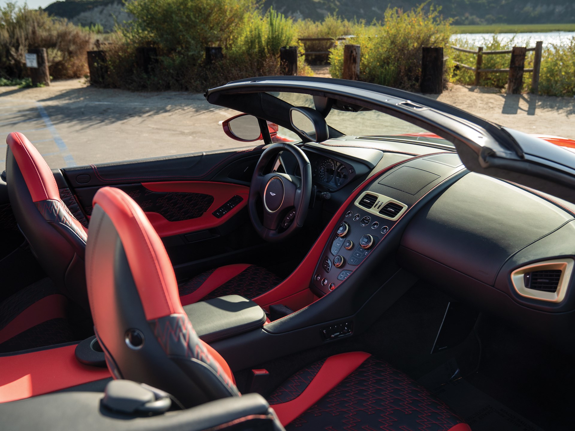 Aston Martin Vanquish Zagato Volante