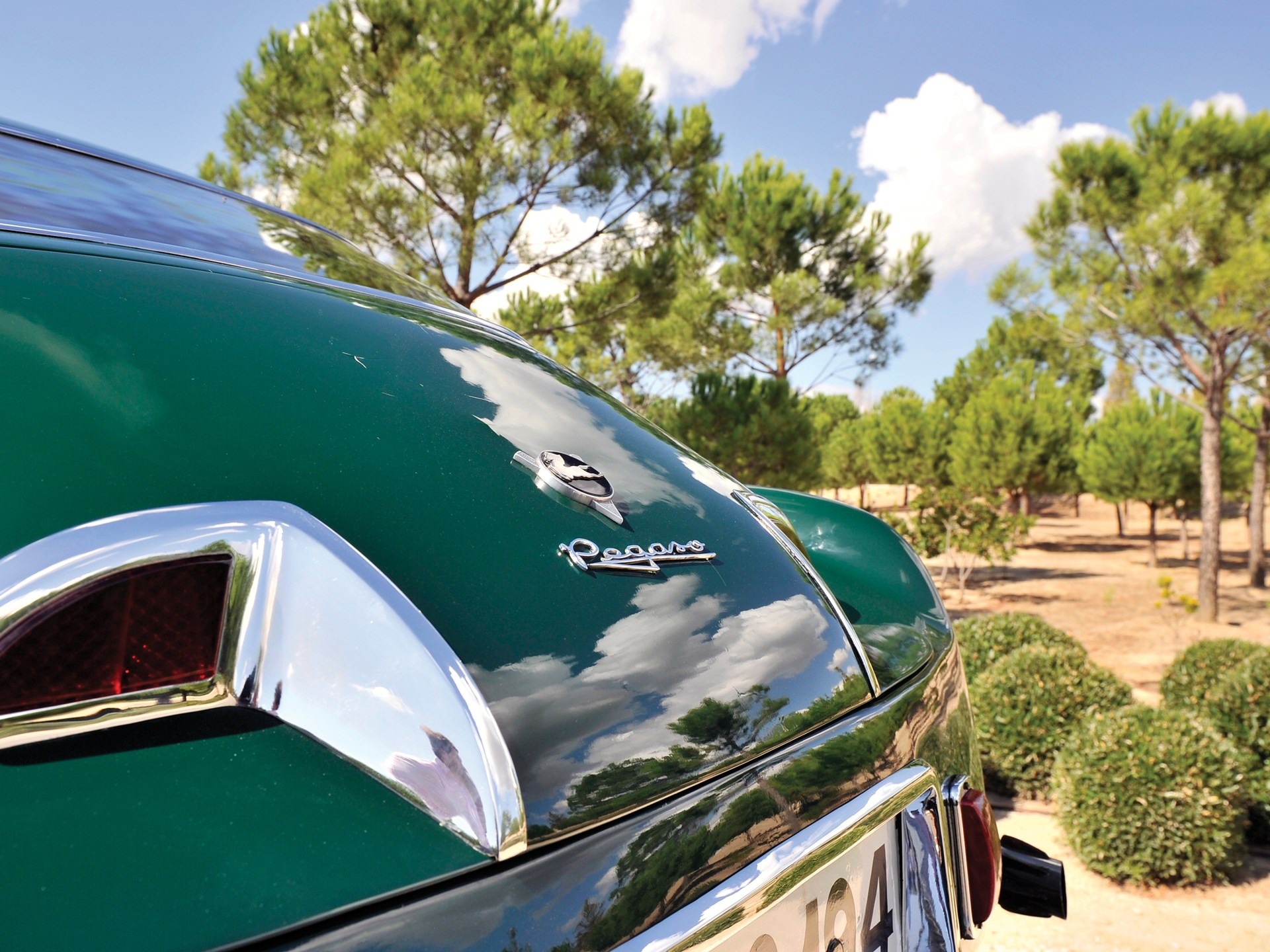 Pegaso Z-102 Touring