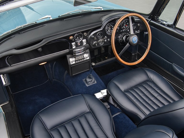 Aston Martin DB5 Volante
