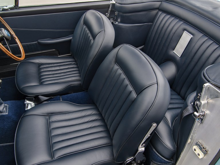Aston Martin DB5 Volante