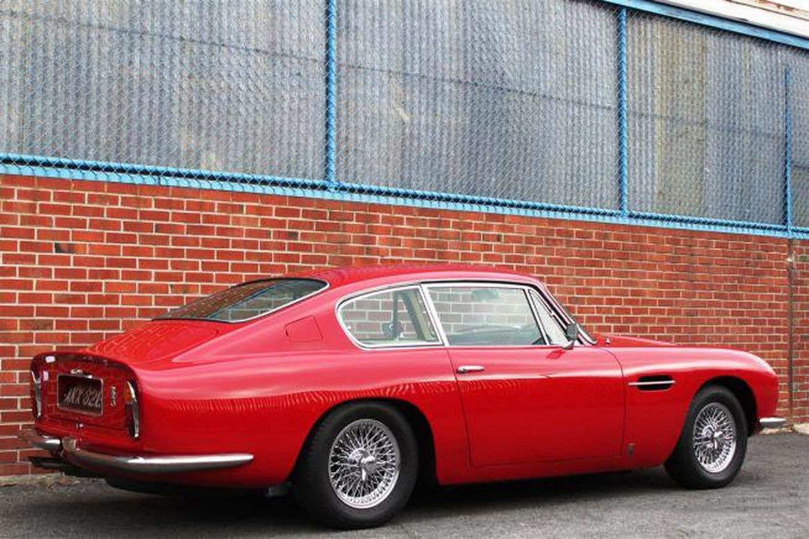 Aston Martin DB6