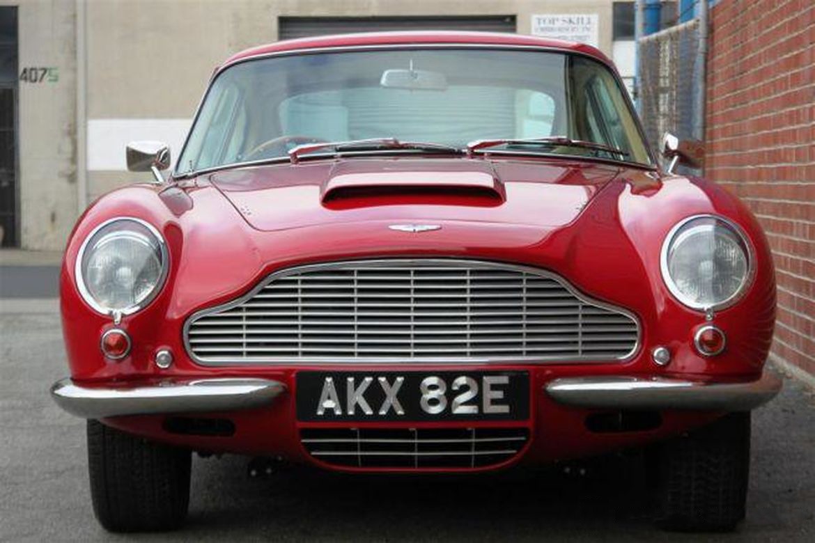 Aston Martin DB6