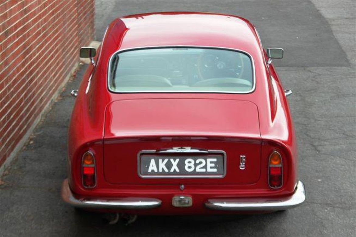 Aston Martin DB6