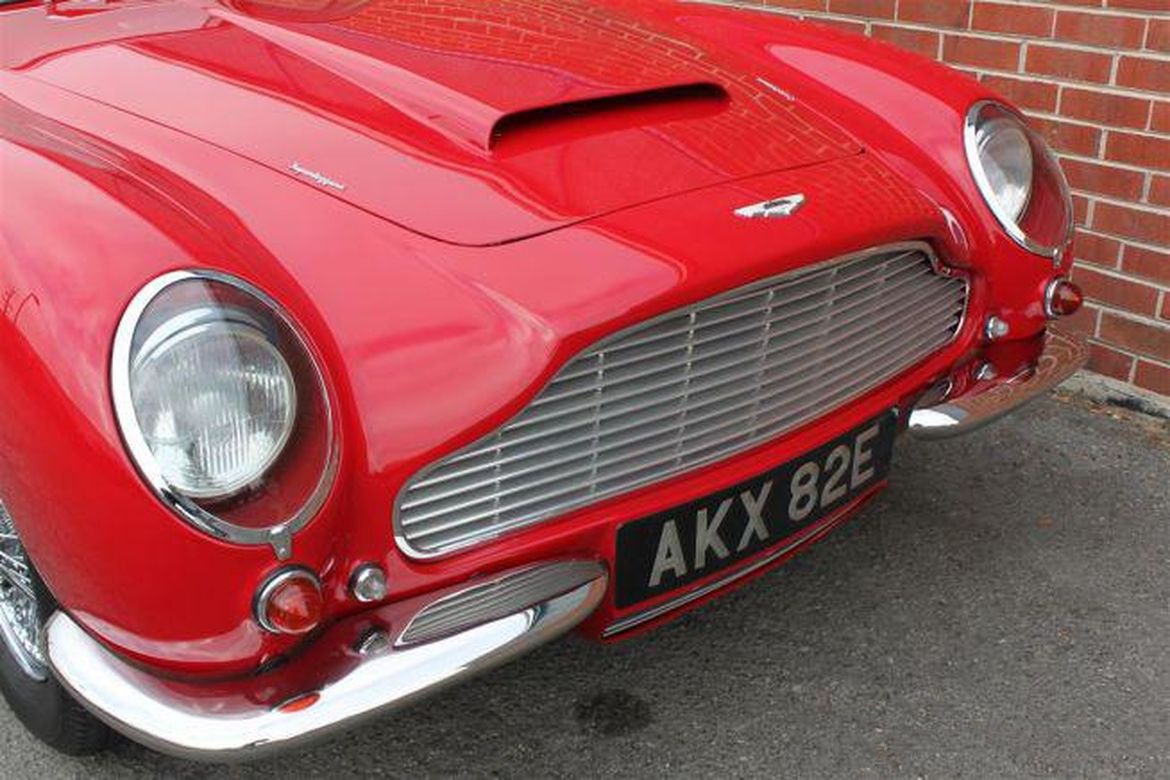 Aston Martin DB6