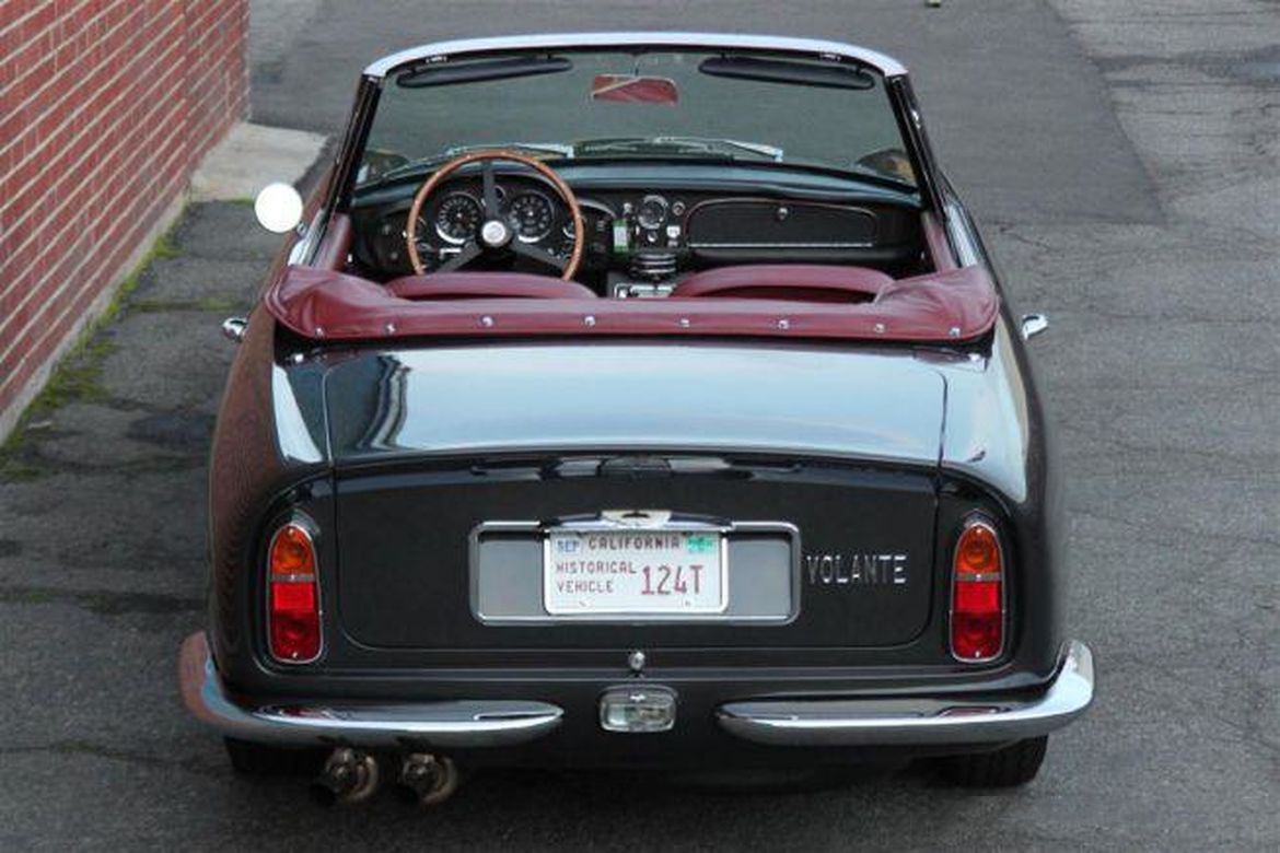 Aston Martin DB6 Volante