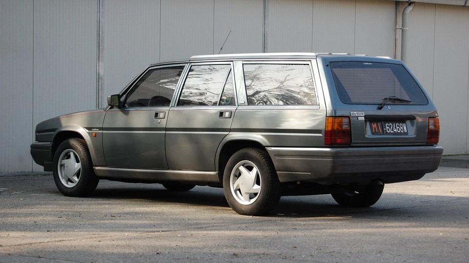 Alfa Romeo 90 Station Wagon