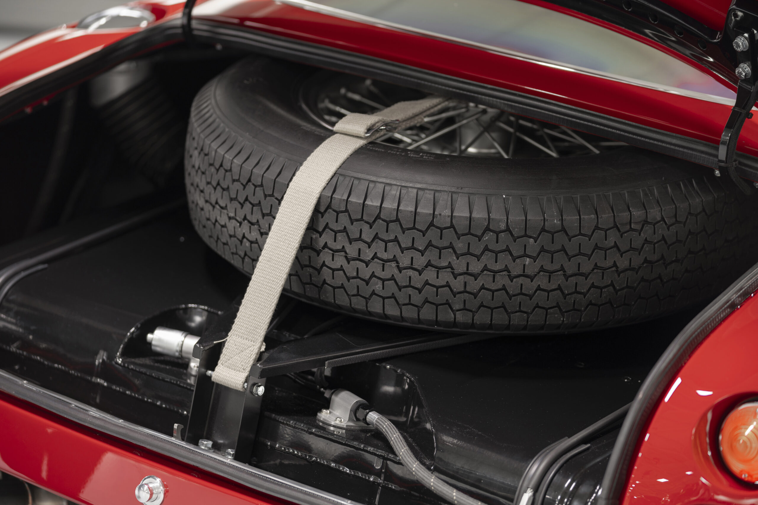 Aston Martin DB4 GT Continuation