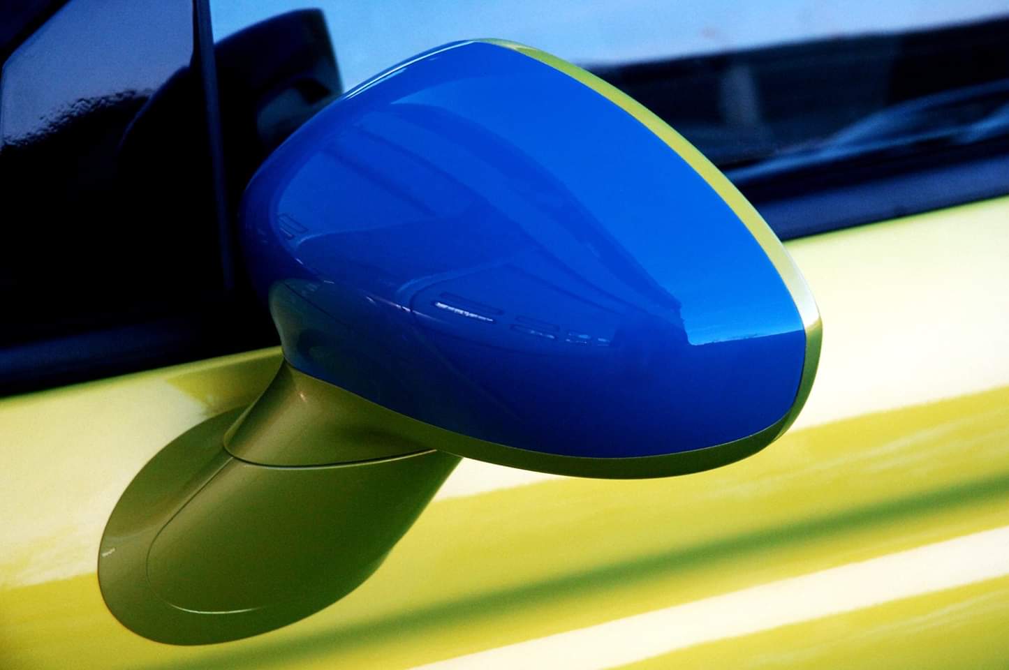 Fiat 500 Yellow Chrome