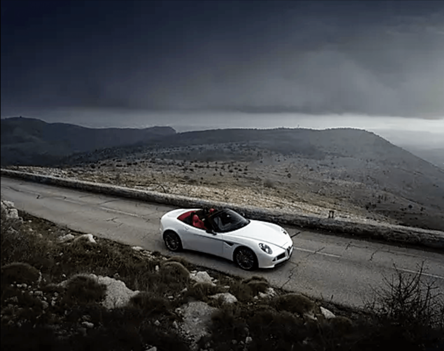 Alfa Romeo 8C Spider Touring