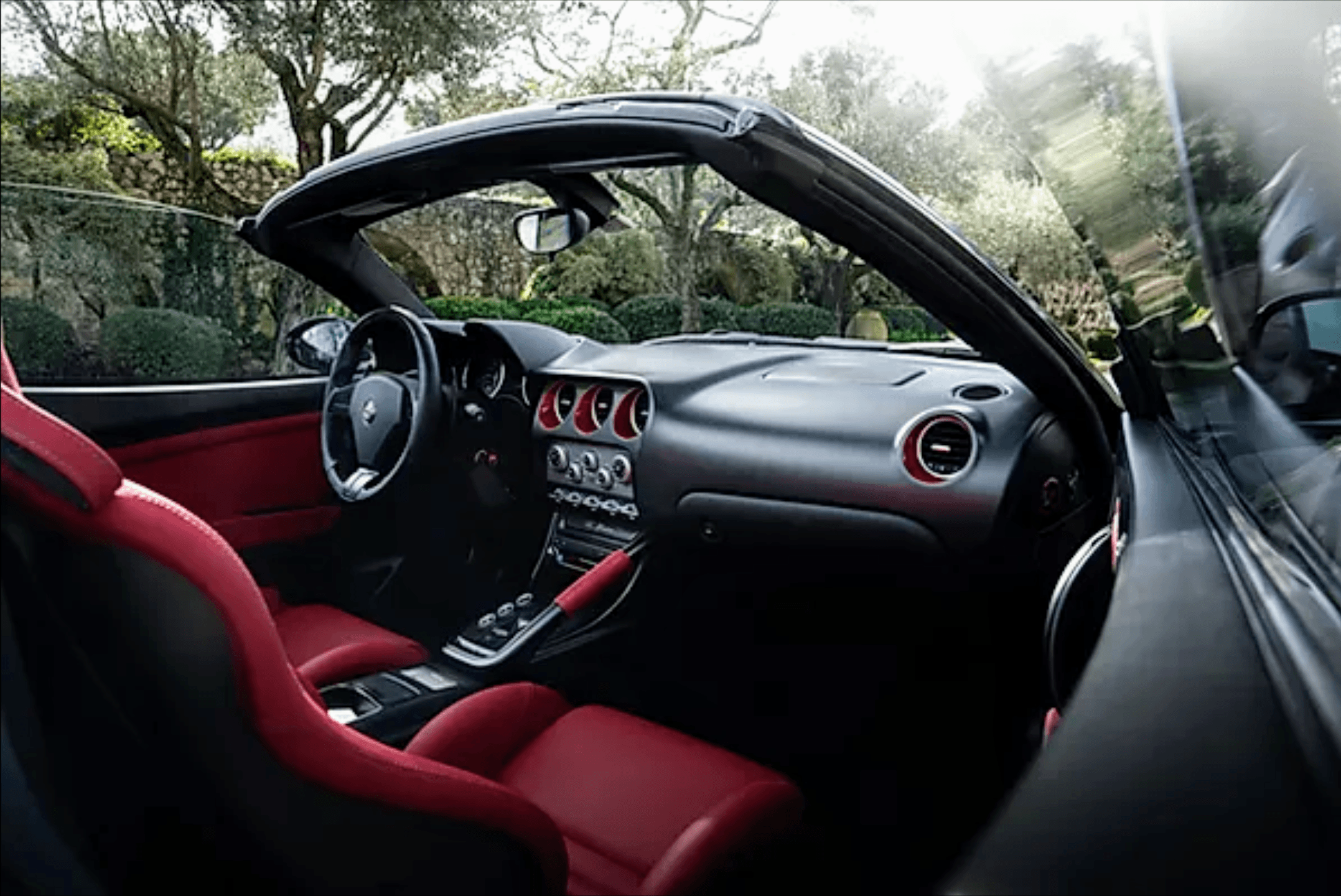 Alfa Romeo 8C Spider Touring