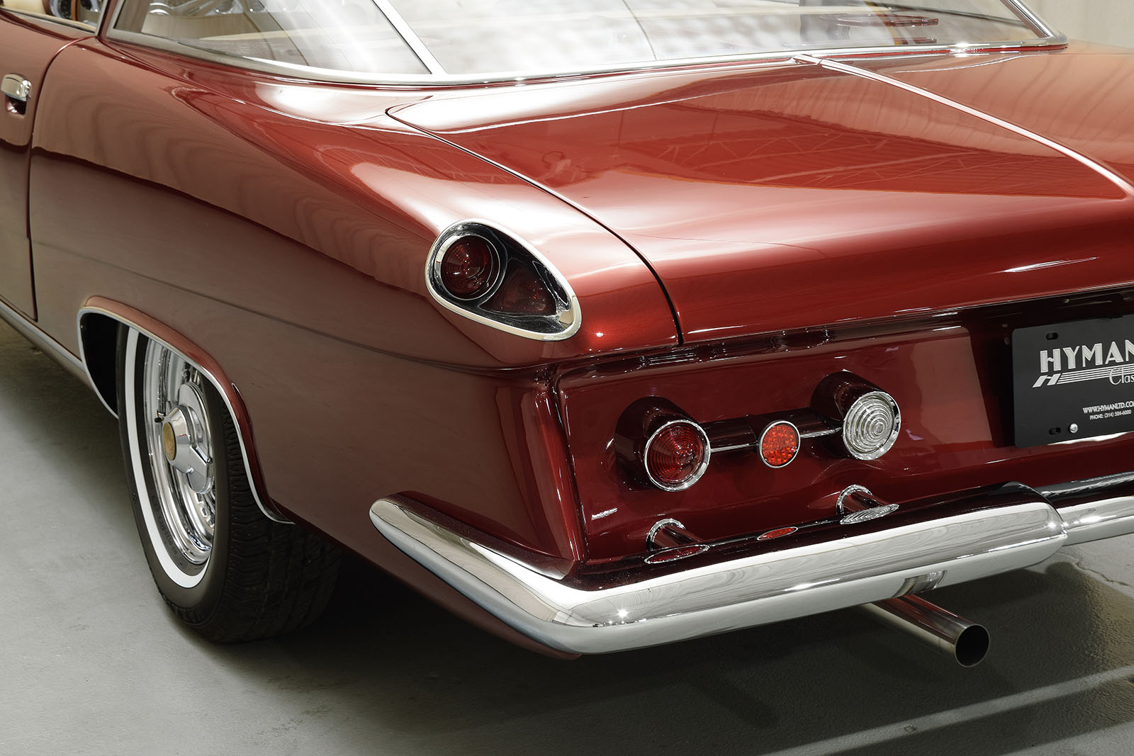 Dual-Ghia L6.4 Coupé