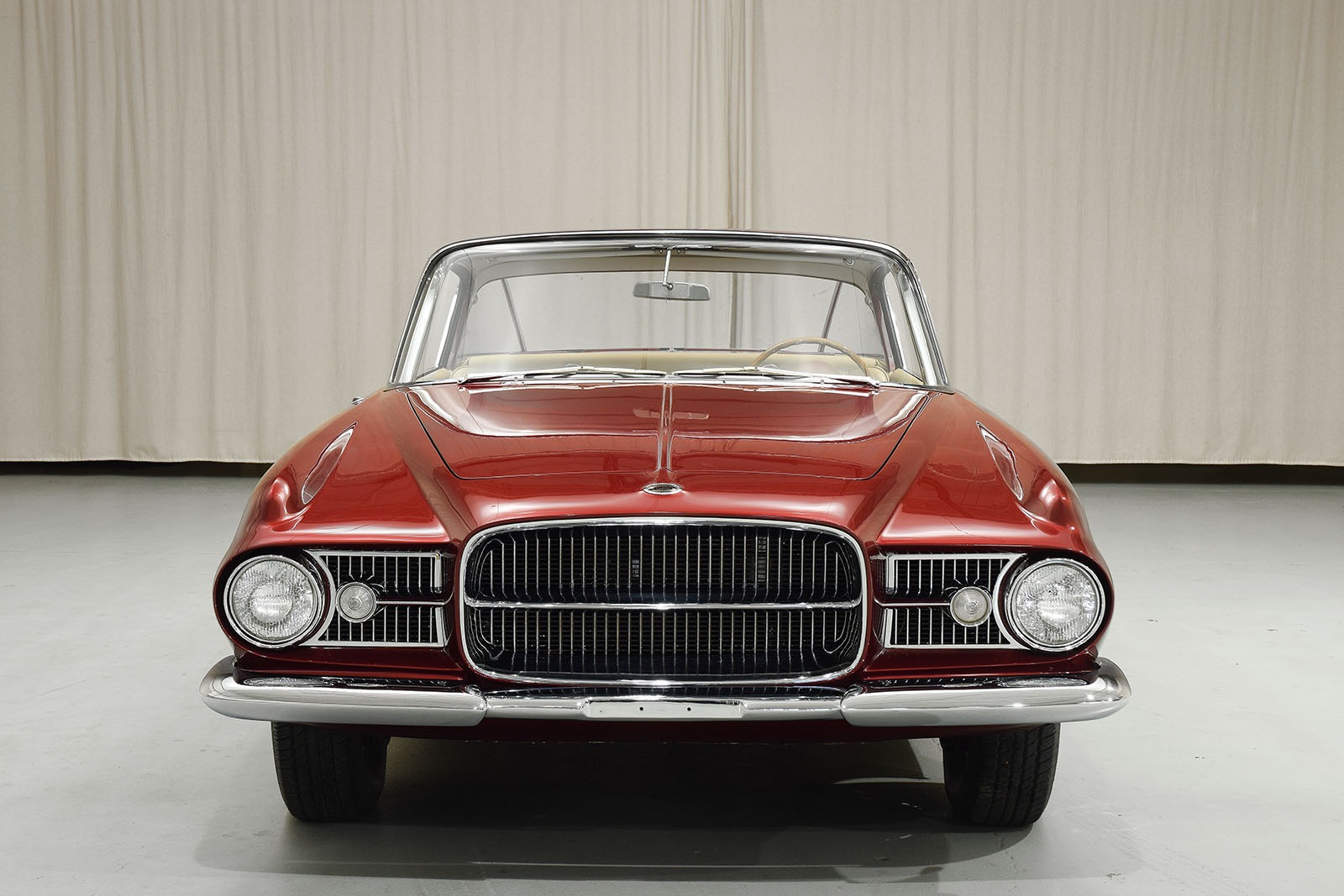 Dual-Ghia L6.4 Coupé