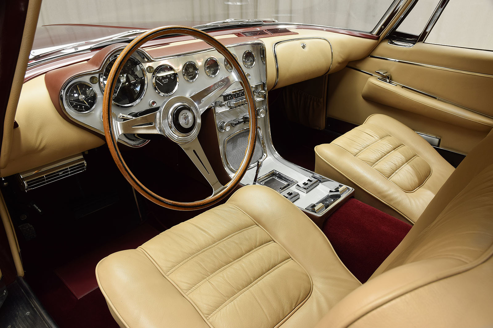 Dual-Ghia L6.4 Coupé