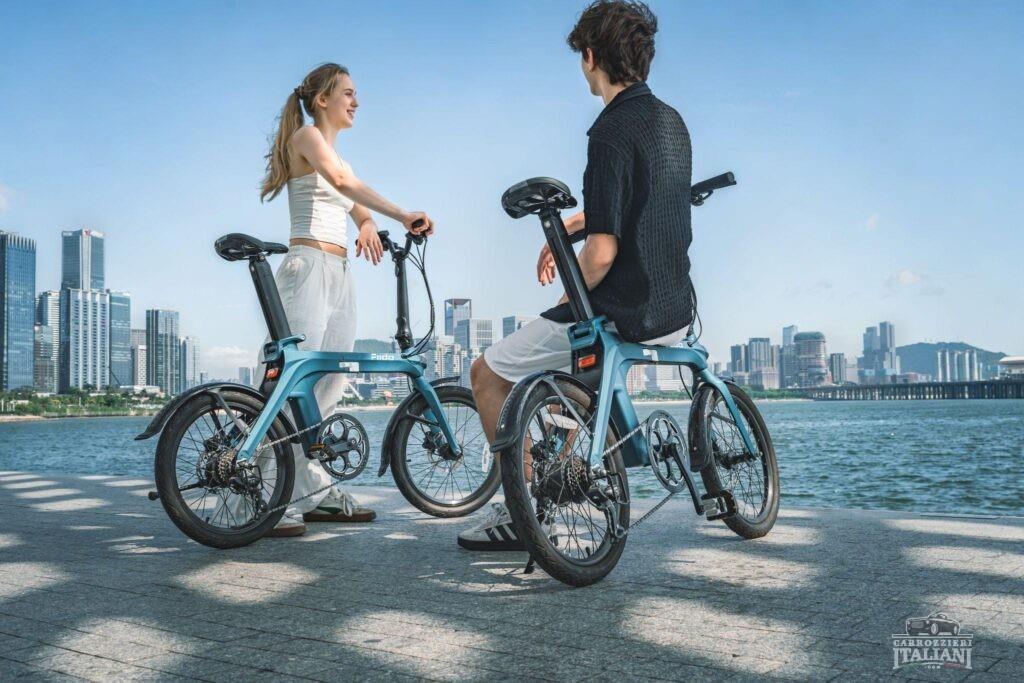 Dalla city car alla bici elettrica pieghevole: perché la mobilità compatta è una questione di design italiano