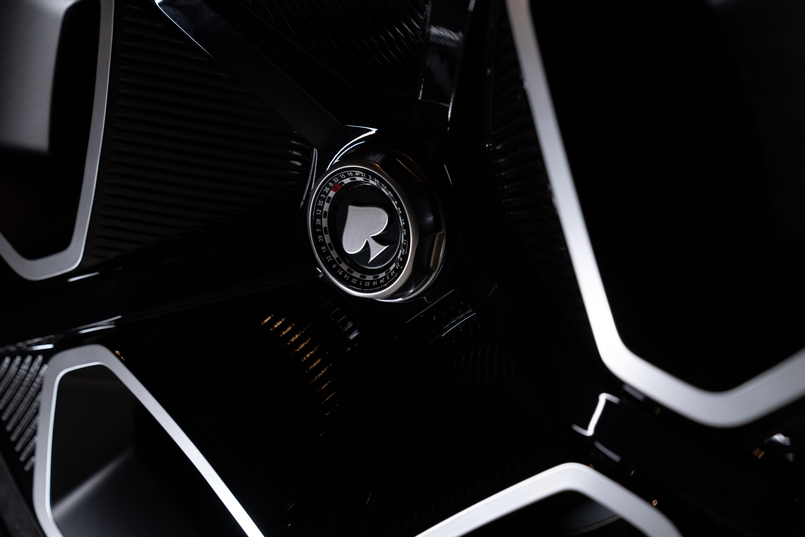 Italdesign Asso di Picche in Movimento