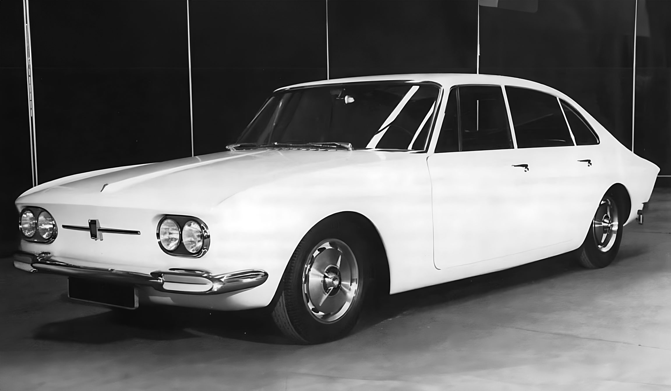 Porsche Ghia Saloon
