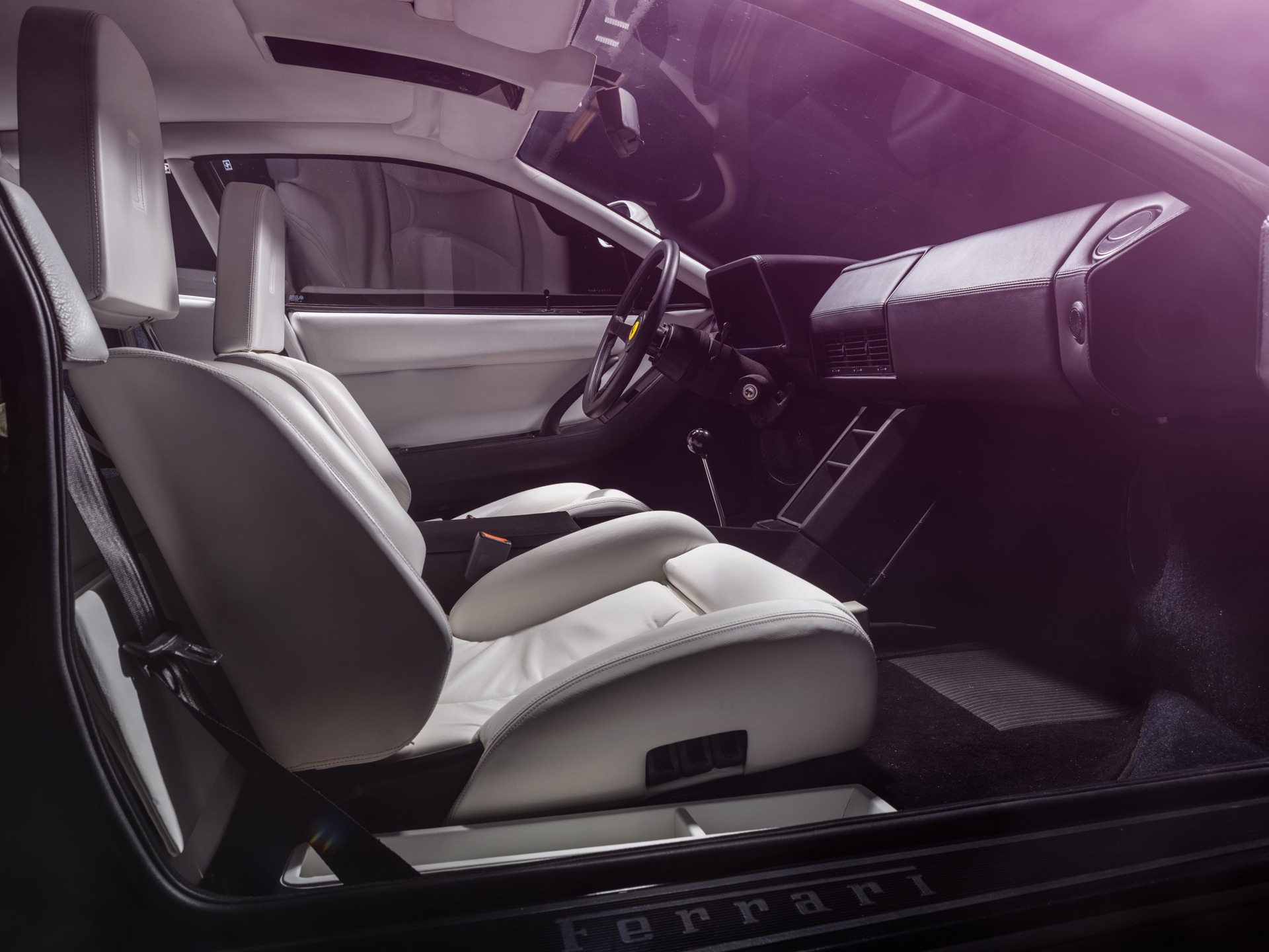 Ferrari Testarossa interior
