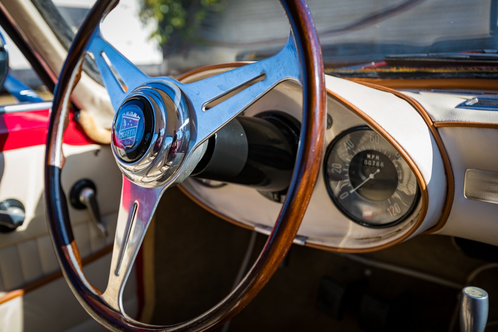 Moretti 750 Tour de Monde Coupé